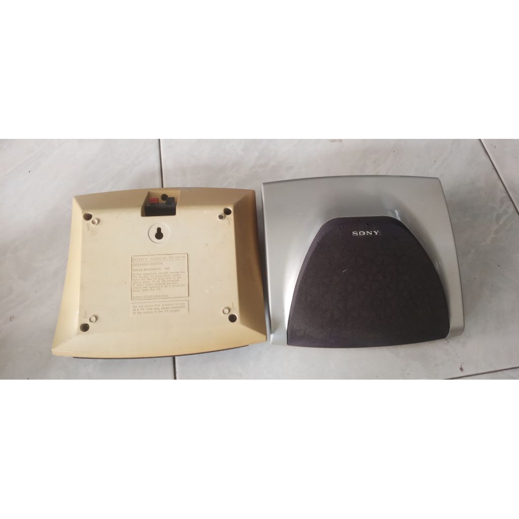 sepasang speaker surround Sony ss-sr110