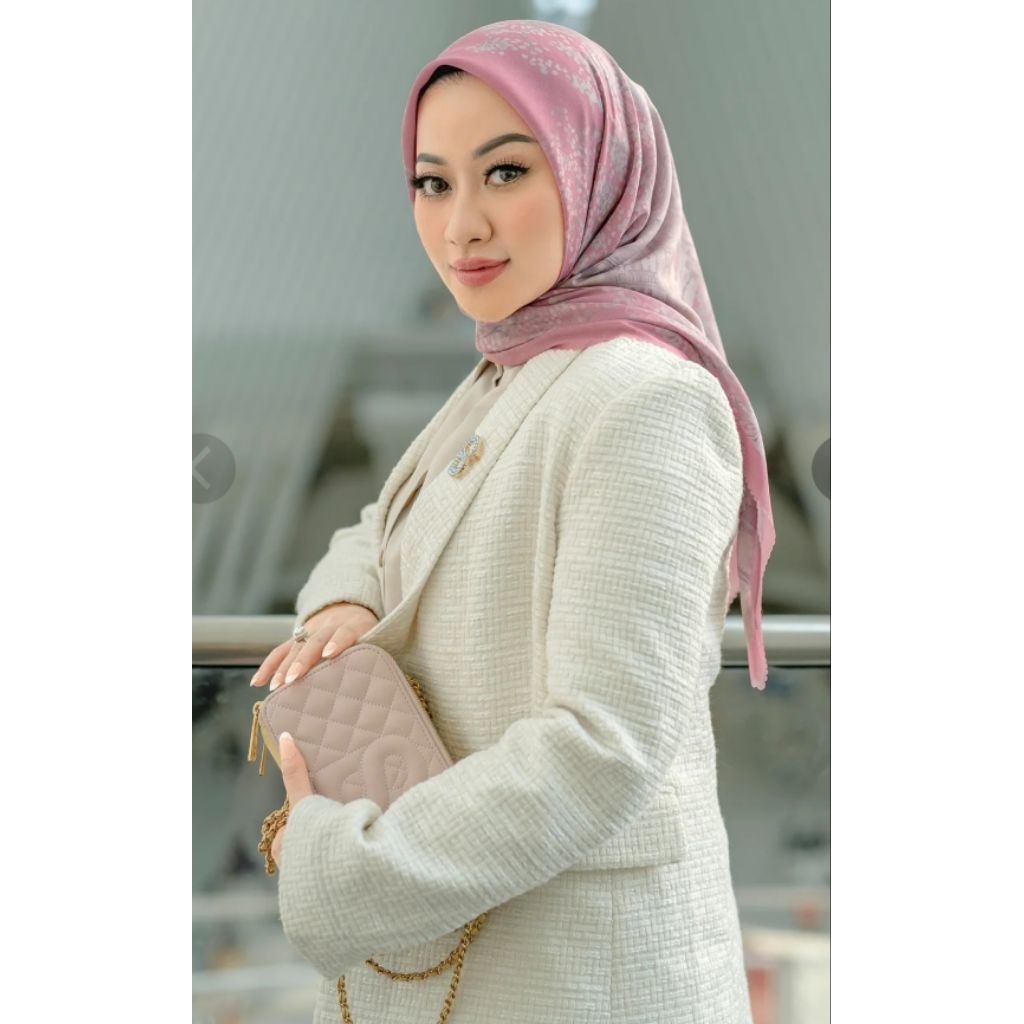 Ready NEW Buttonscarves BS New York 3 Square Hijab - Nolita