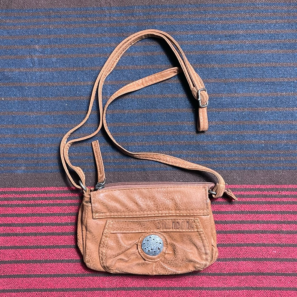 Mini Sling Bag / Tas slempang mini Wanita BILLABONG Vintage original bahan leather