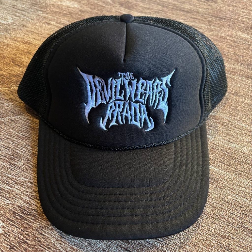 EXCLUSIVE TOPI ORIGINAL THE DEVIL WEARS PRADA TRUCKER HAT OFFICIAL WEBSTORE