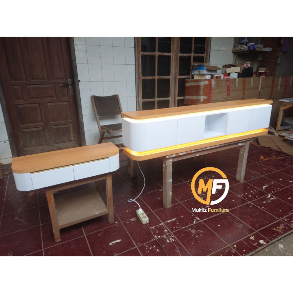 Meja tv modern + lampu LED mewah