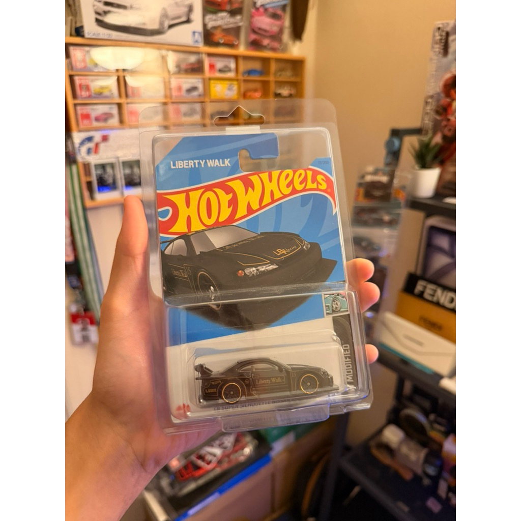 Hot Wheels Nissan Silvia S15 LBWK Silhouette (Hitam)