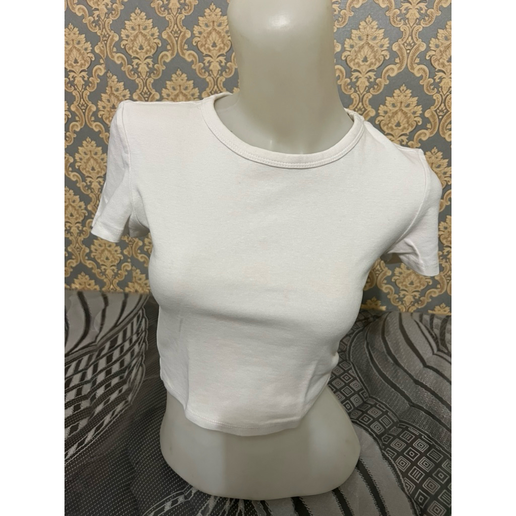 kaos crop zara lengan pendek