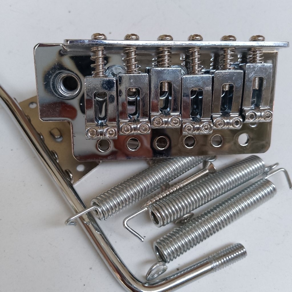 tremolo bridge fender startocaster gitar
