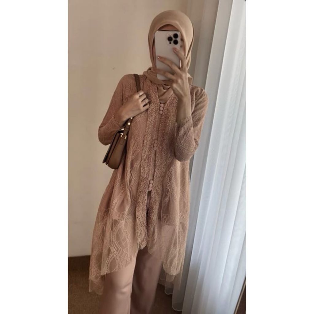 Kebaya Brokat Wanita Modern Warna Putih – Kebaya Panjang Elegan Kondangan Pesta