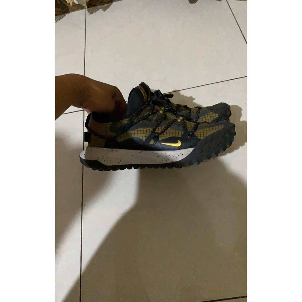 sepatu acg