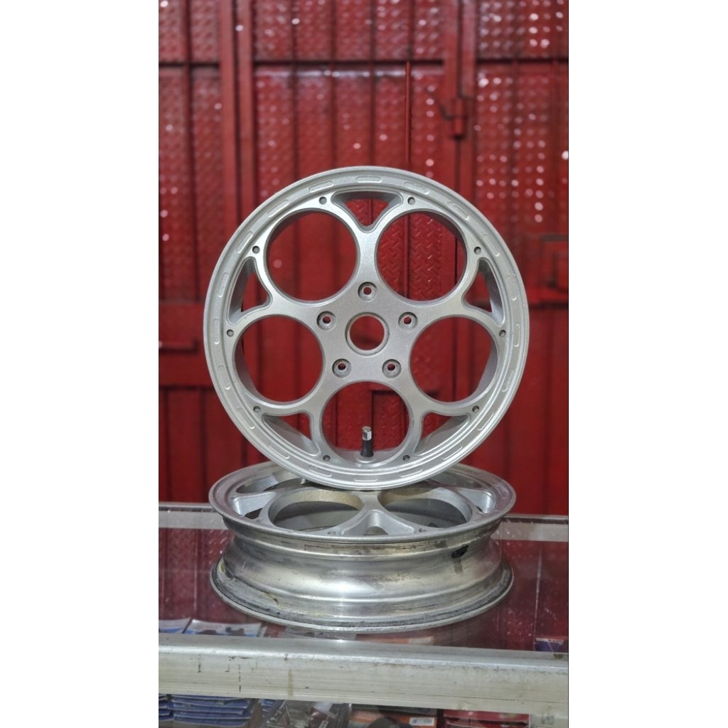 VELG LUIGY CS01 SILVER VESPA MATIC