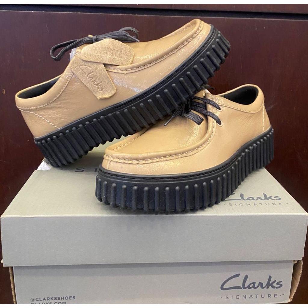 Sepatu Wanita CLARKS TORHILL BEE Original 100%