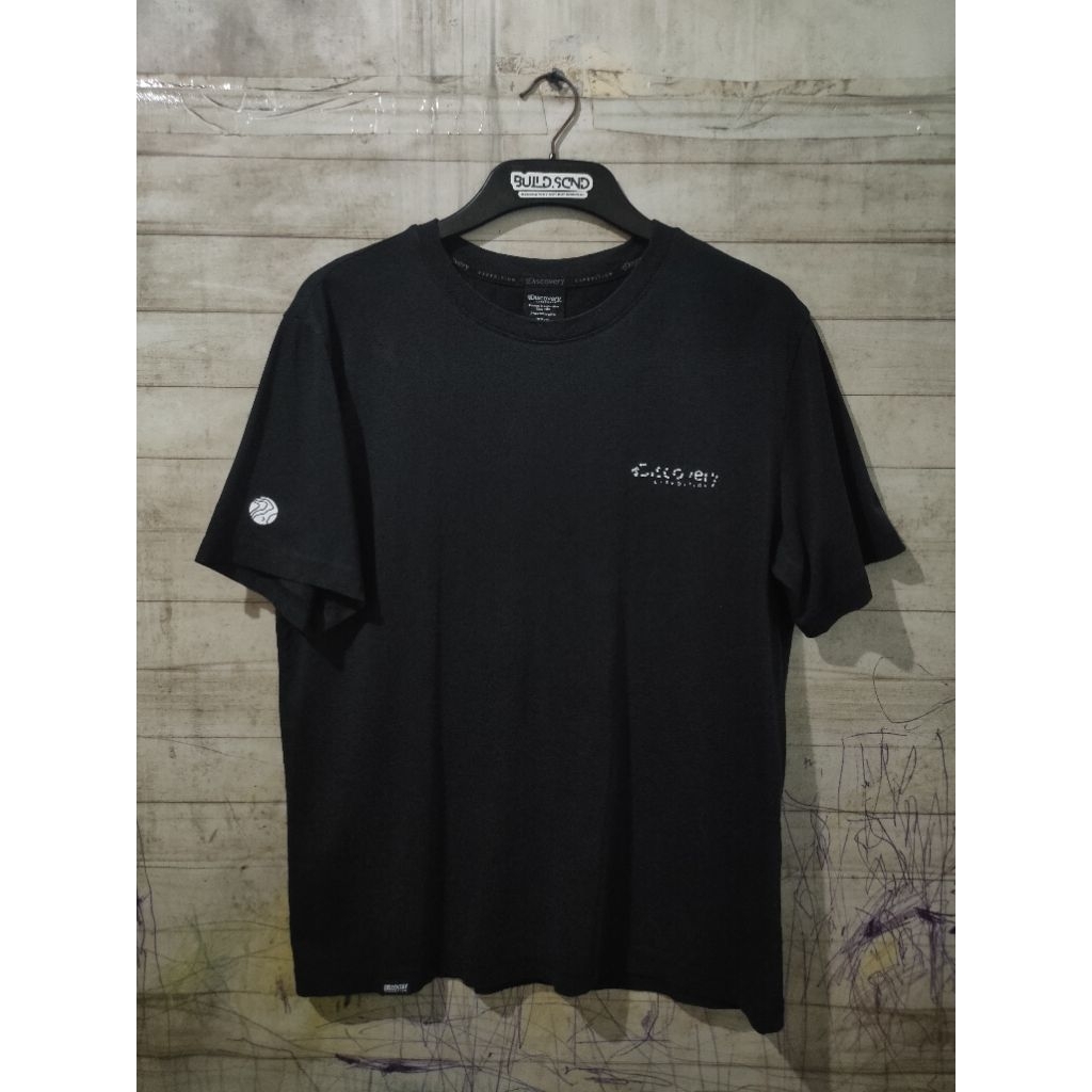 Discovery Expedition Black White Logo Original Kaos Katun Size L