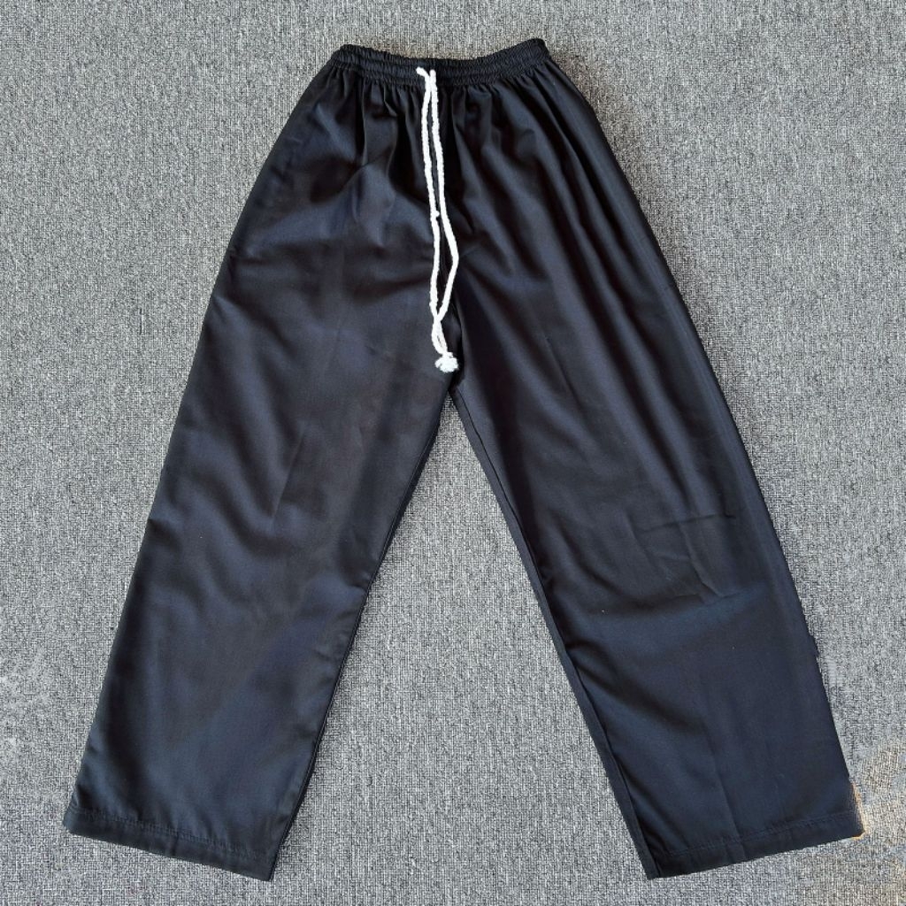celana silat celana karate hitam bahan nagata dan drill unione ,tebal jahitan kuat dan adem dipakai 