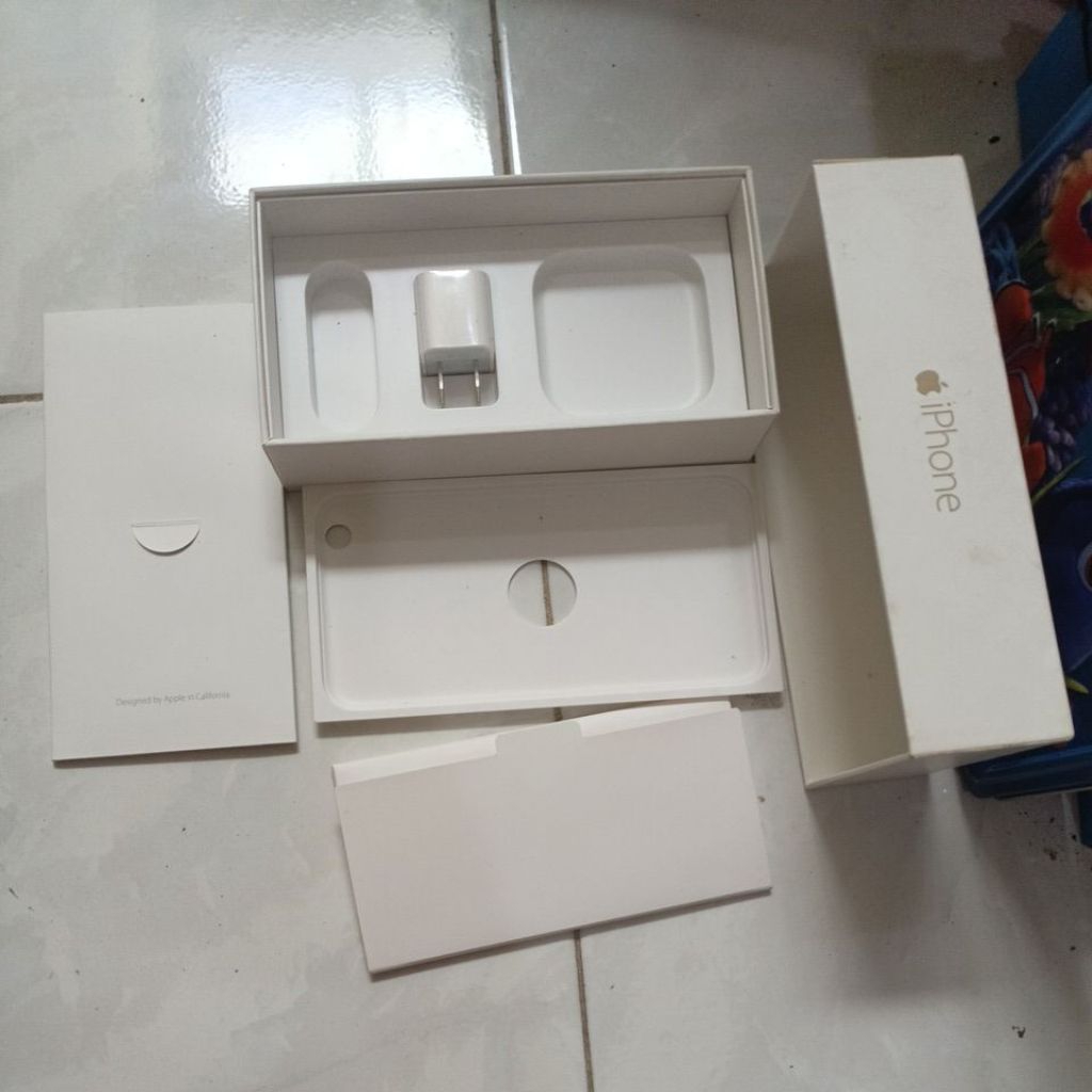 Box dus hp iphone 6 plus gold 64 gb + kepala charger