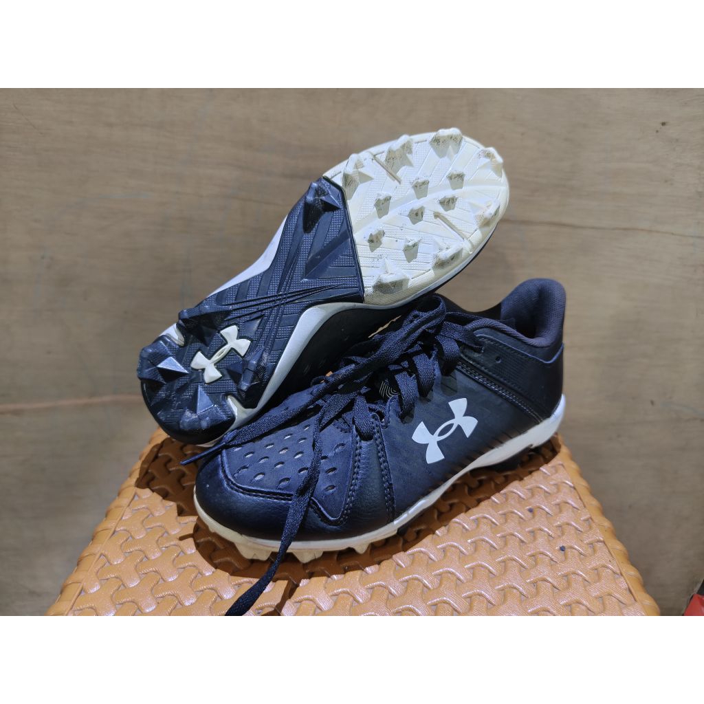 sepatu sepak bola anak ua second size 34