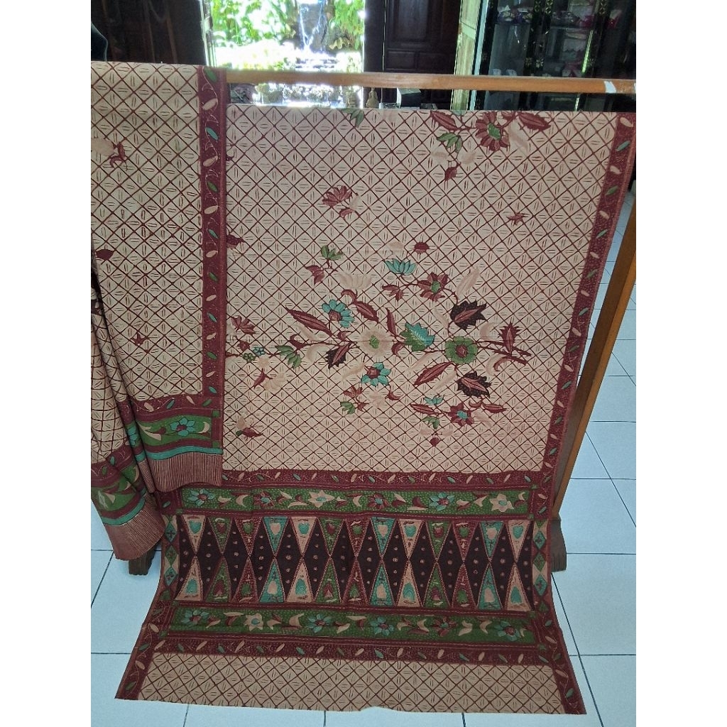 Kain Batik Sarung Encim/Kain Batik Tumpal Betawi/Kain Batik Encim/Kain Pucuk Rebung/Kain Batik Tumpa