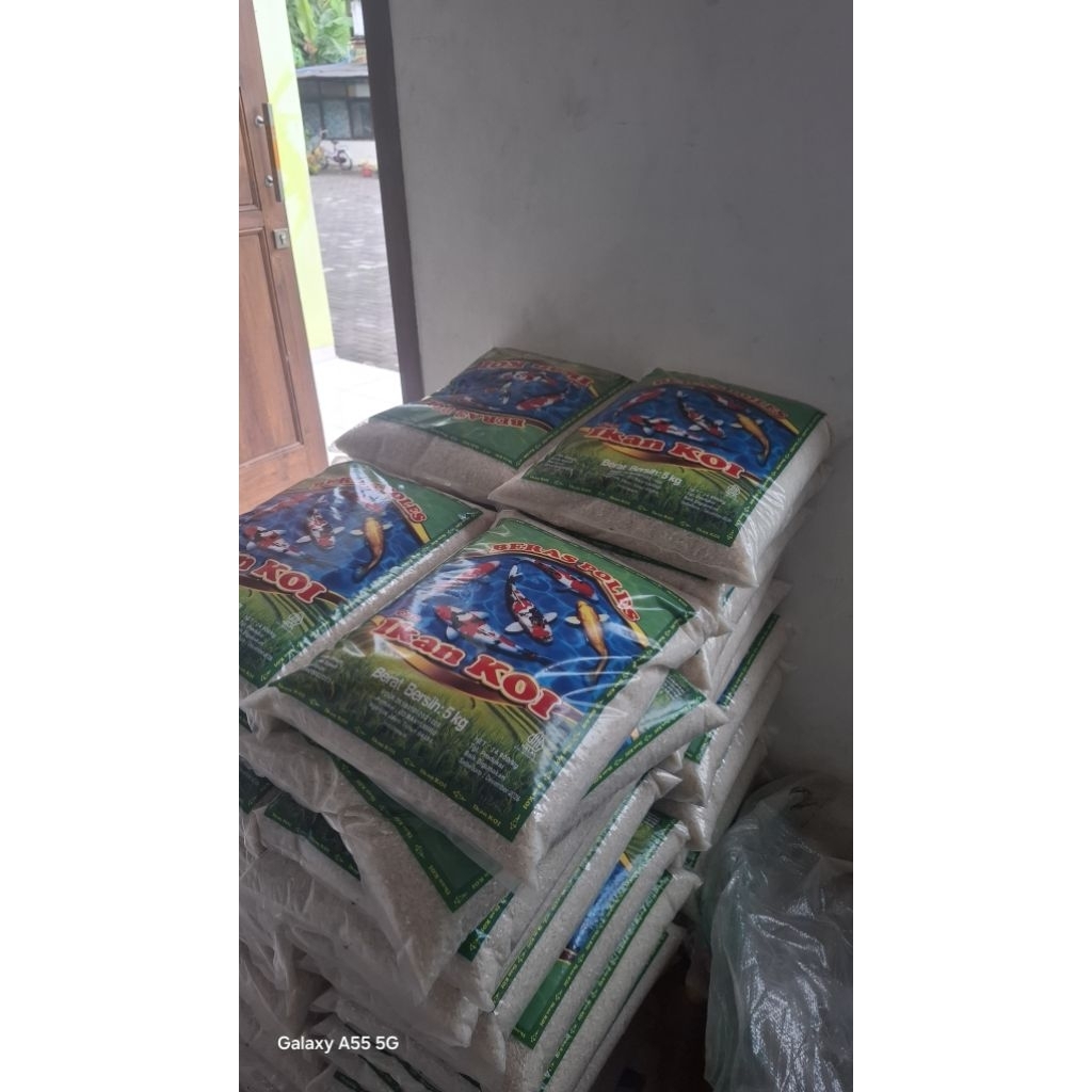 beras ikan koi 5kg