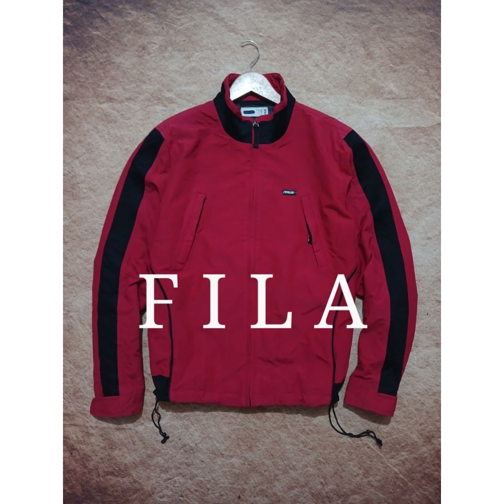 Jaket track keren FILA tahan angin bekas pakai