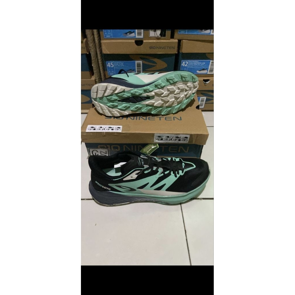 Sepatu Yuza Speedgoth