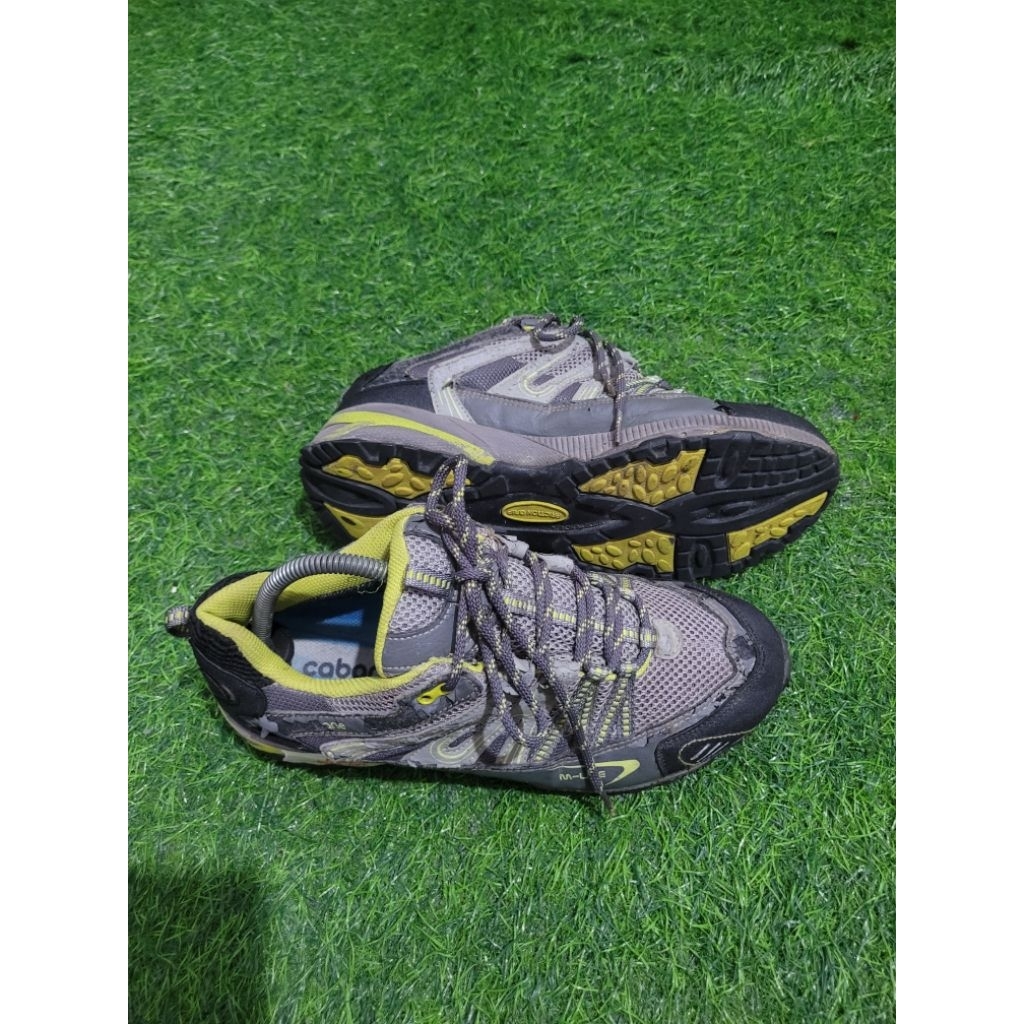 sepatu outdoor cabone size 40