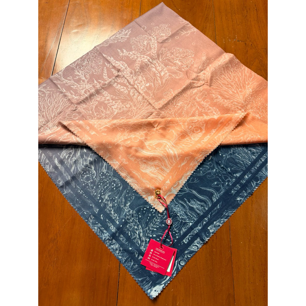 elmar dawn buttonscarves