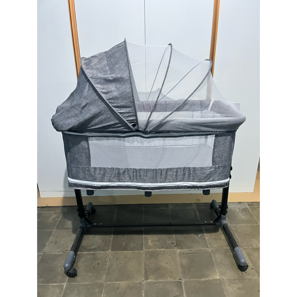 (PRELOVED) Baby Box Portable Baby Boss