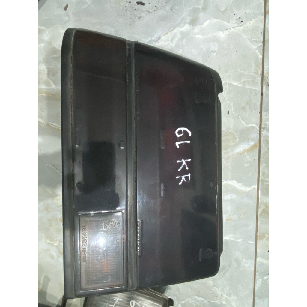 STOP LAMP KIRI COROLLA GL SE SALOON