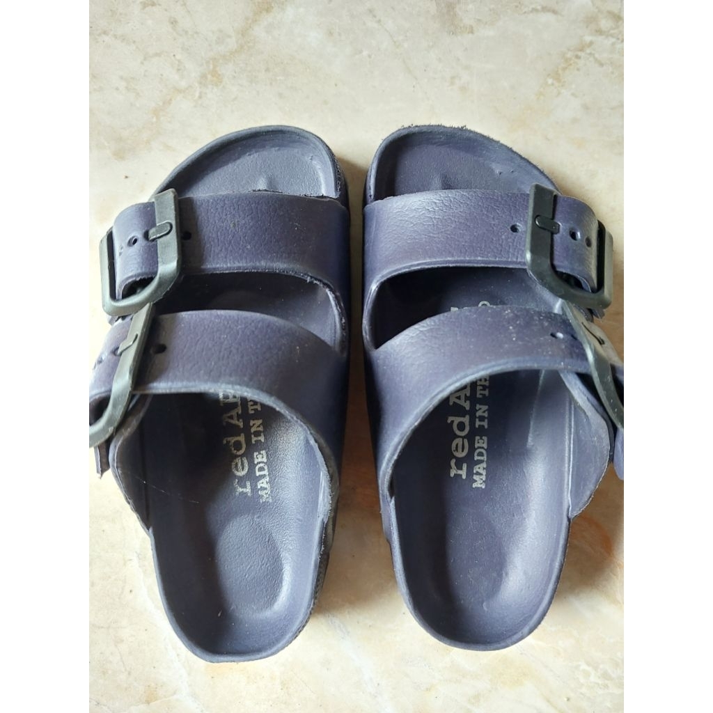 preloved sandal anak red apple
