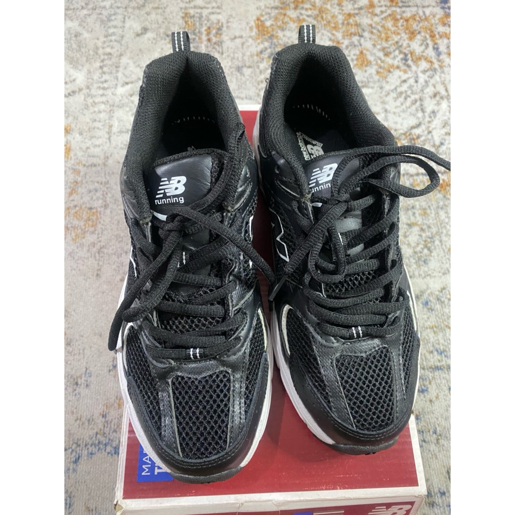 Sepatu NB 530 warna Black