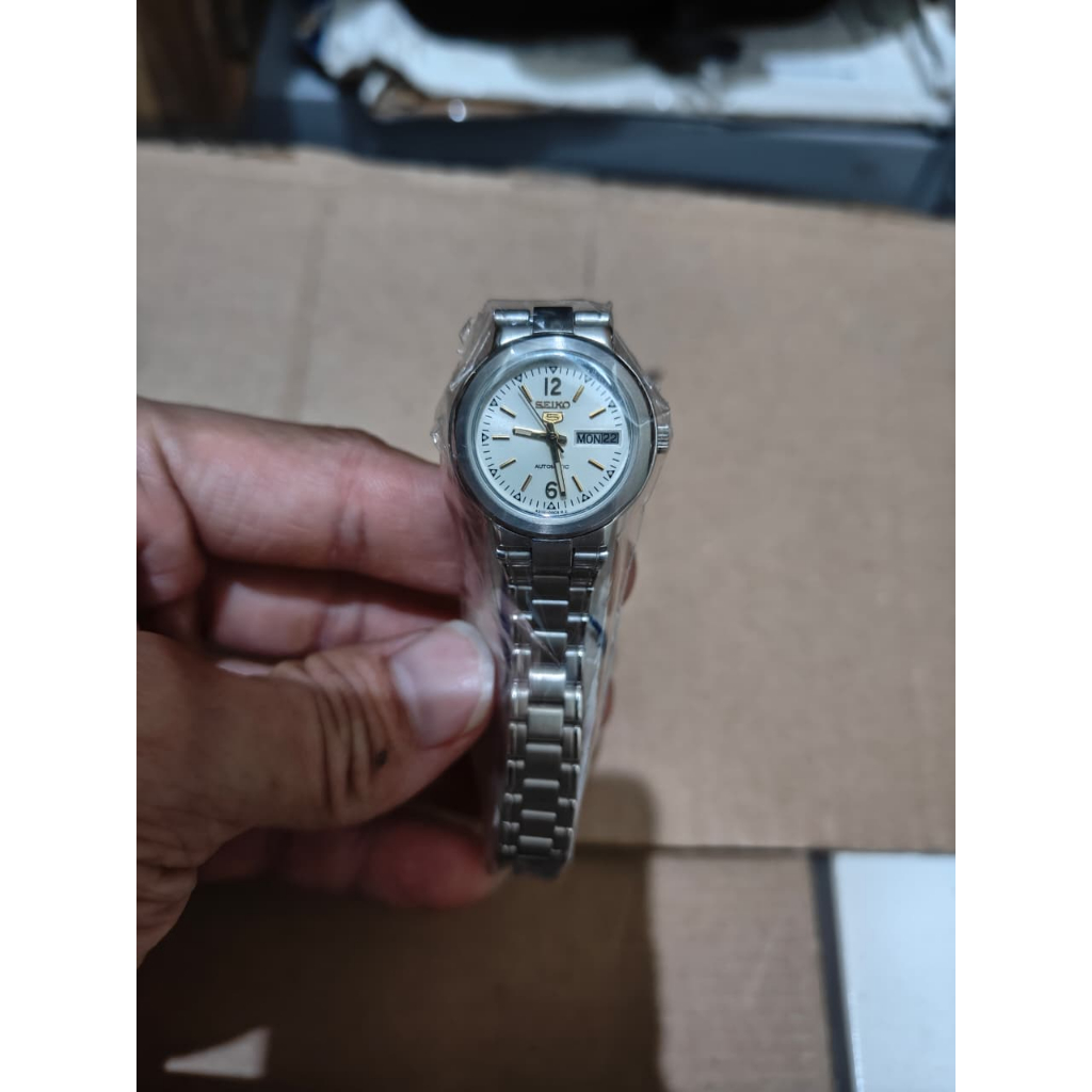 Seiko 5 Ladies Automatic Silver SUAJ47