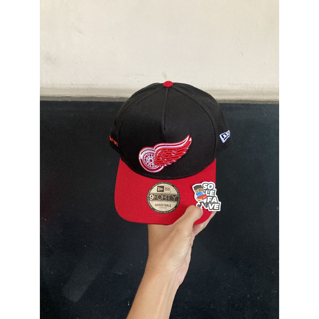 TOPI NEW ERA 940AF STRAPBACK X NHL DETROIT RED WINGS BLACK RED ORIGINAL NO BOX