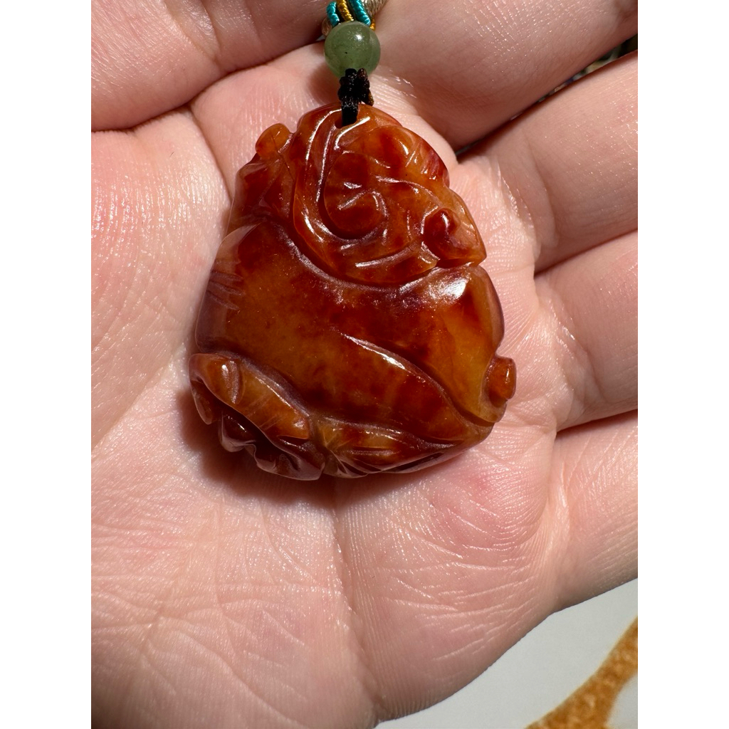 Liontin Giok Merah Ruyi