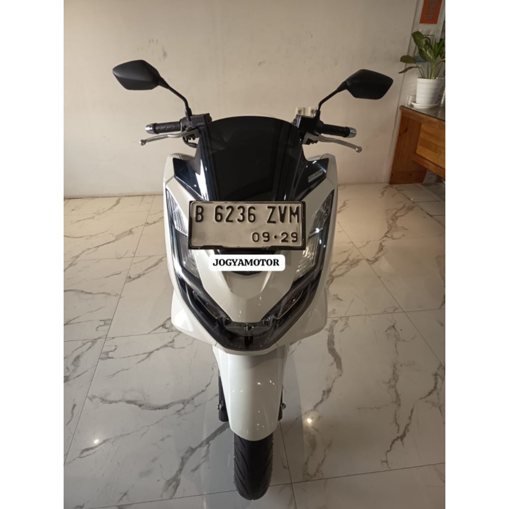 Honda PCX 160 ABS th 2024 motor second rasa baru