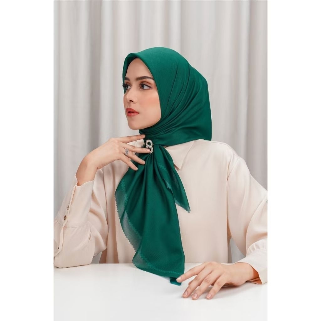 Buttonscarves Today Voile Suare