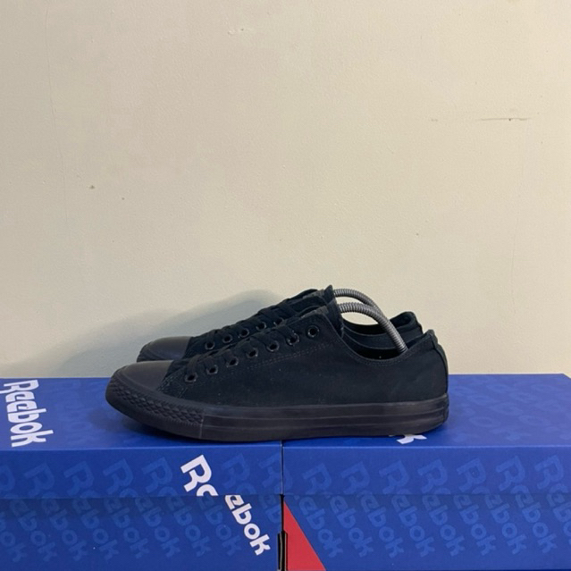 43 - Sepatu Converse Bekas Second Converse Chuck Taylor CT Low Triple Full Black Hitam Bekas Hitam