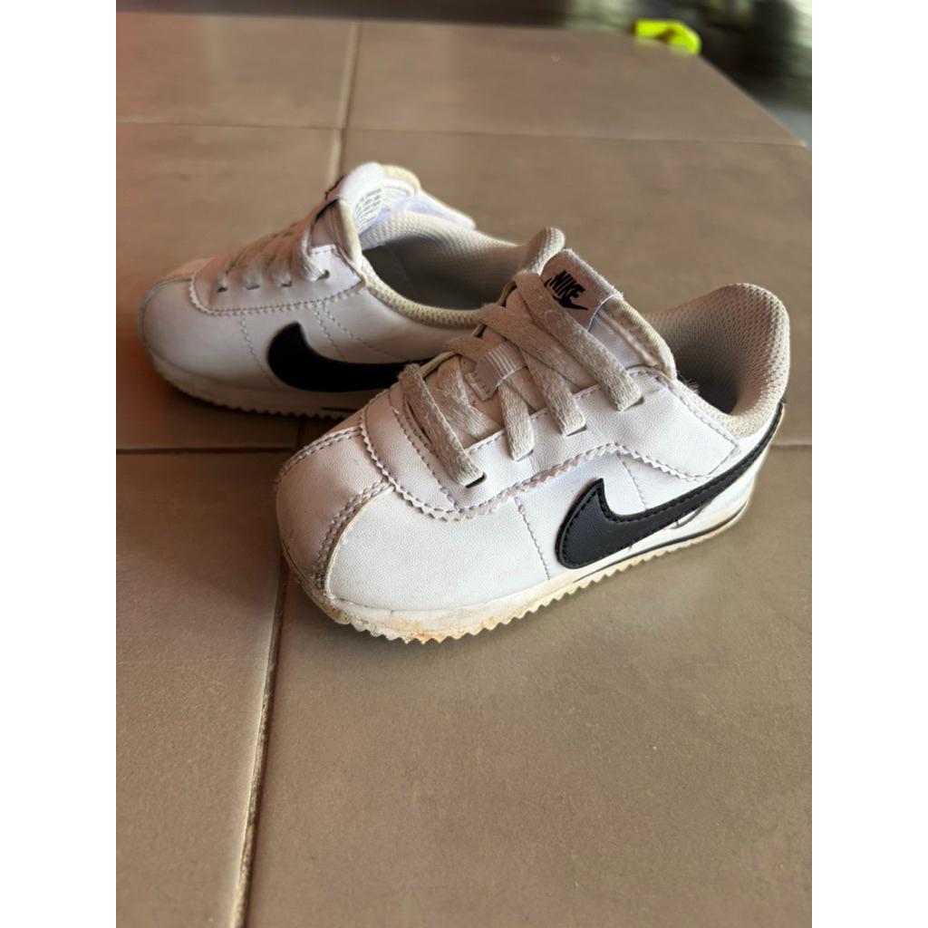 preloved sepatu anak NIKE Kids Cortez easyon original Mothercare