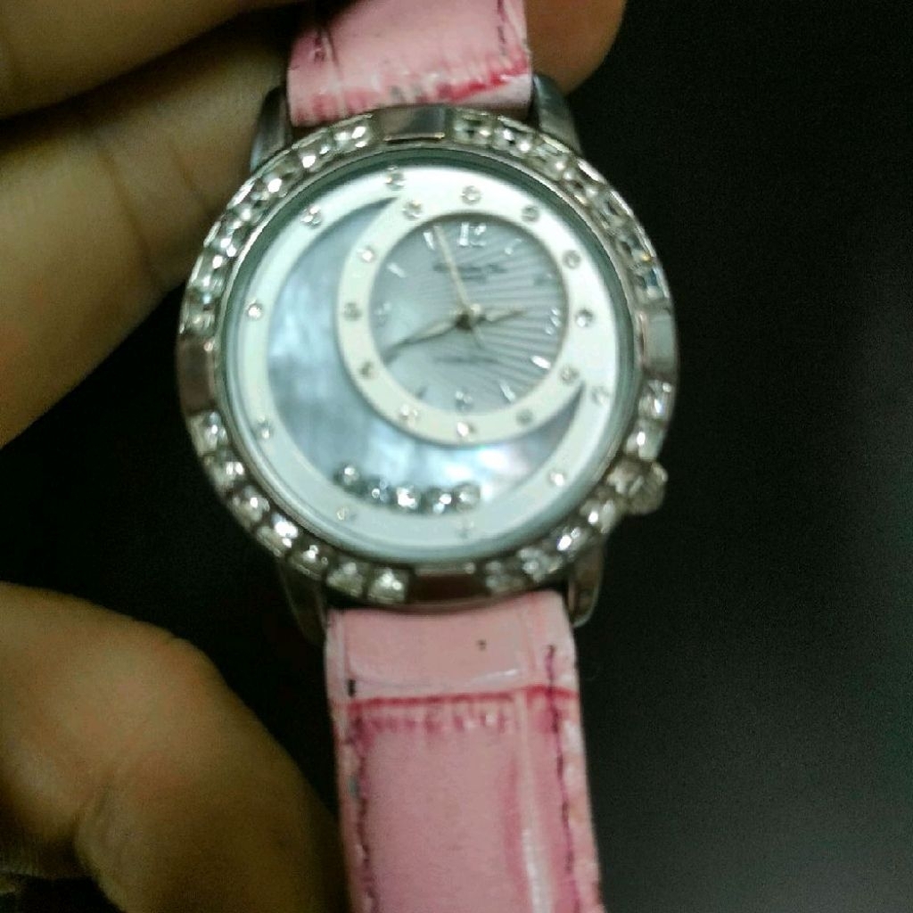 Jam tangan wanita Alessandra Olla