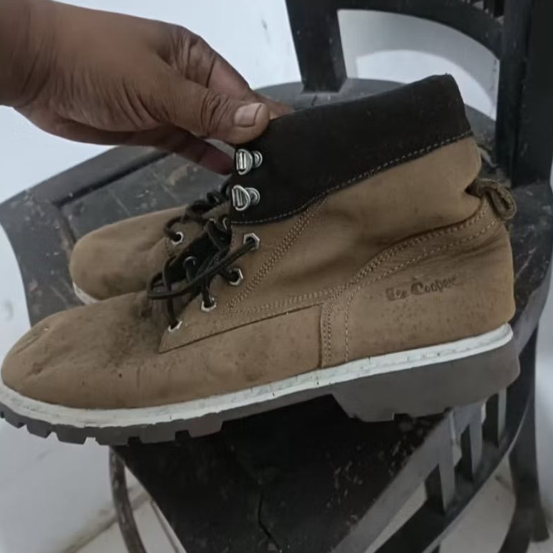 sepatu boot lee cooper