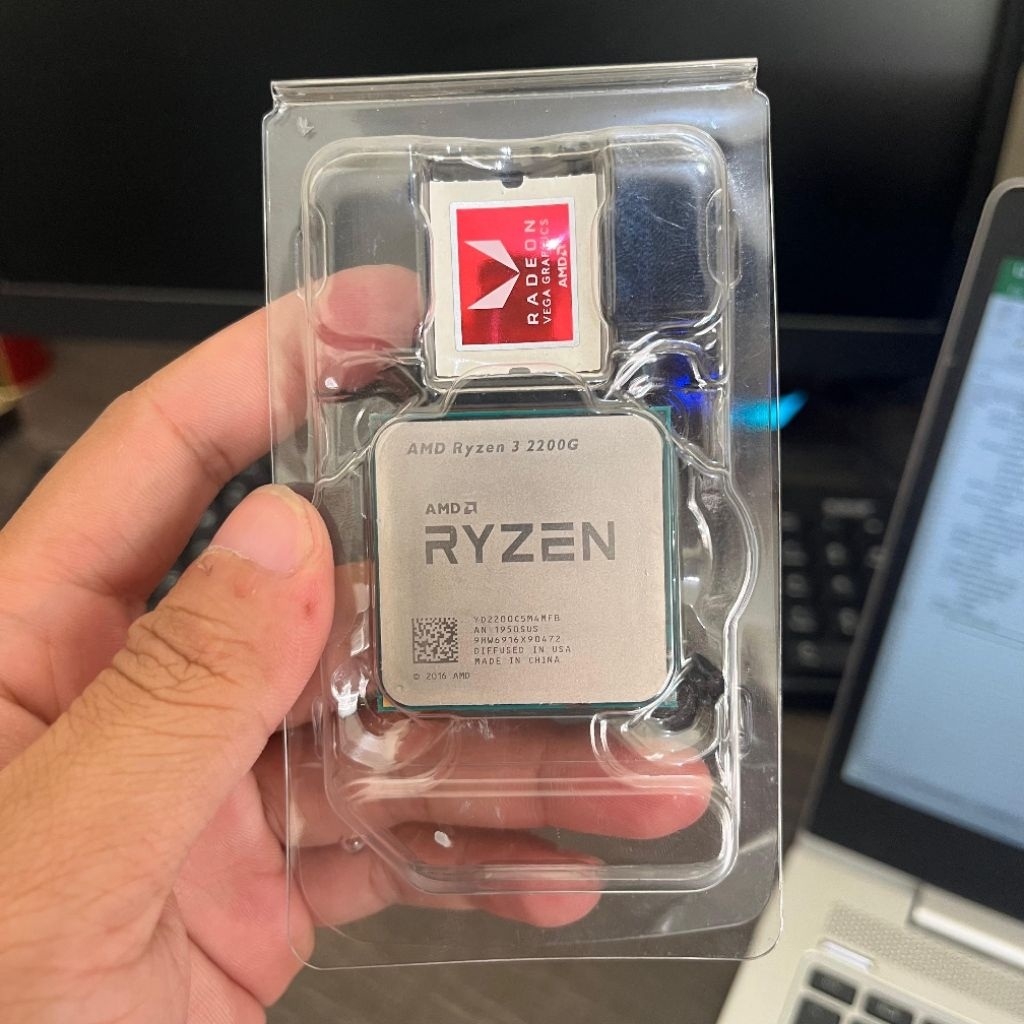 Processor Ryzen 3 2200g tray
