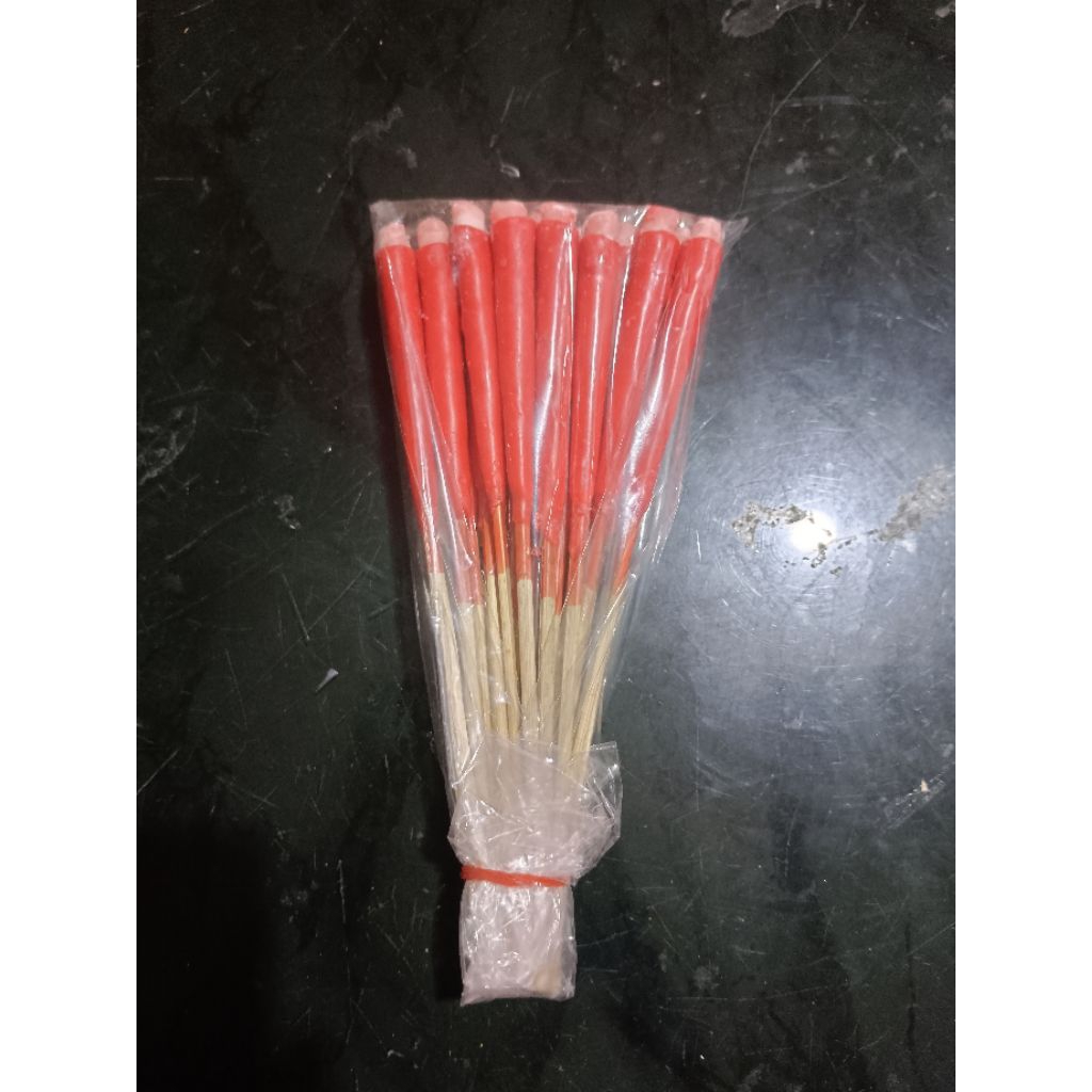 lilin merah berkaki lilin sembayang 10 pasang