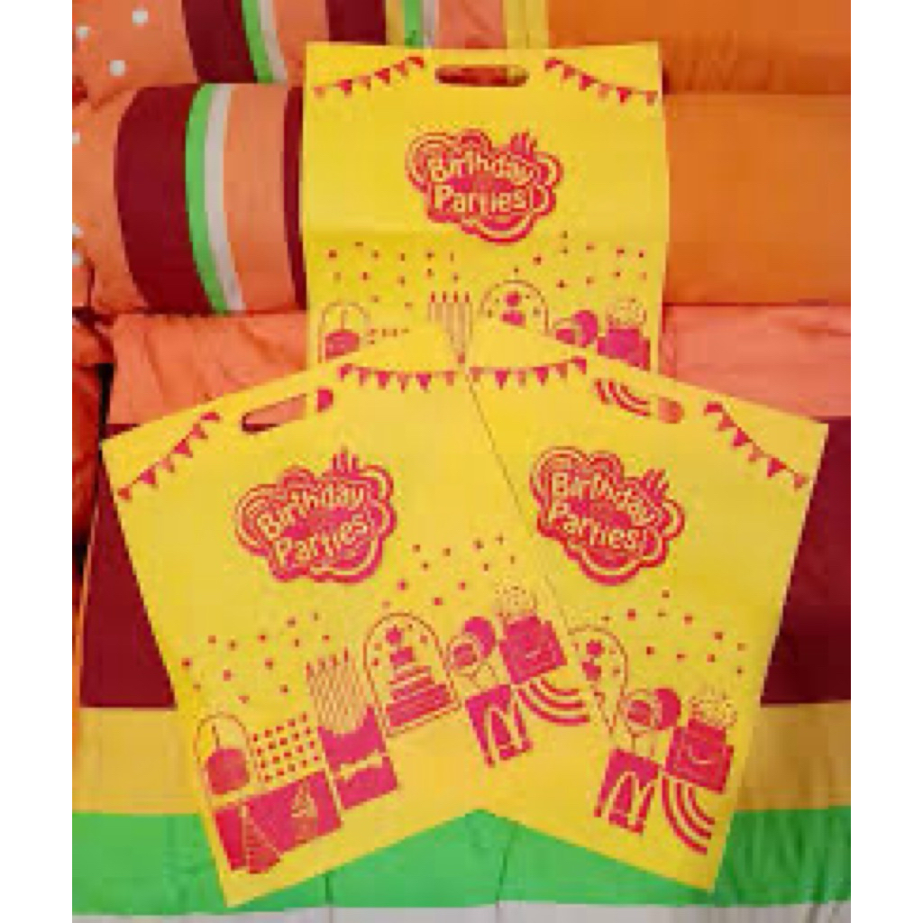 Reusable Shopping Totebag Tote Bag Tas Belanja Spunbond Merchandise McD McDonald McDonalds McDonald'