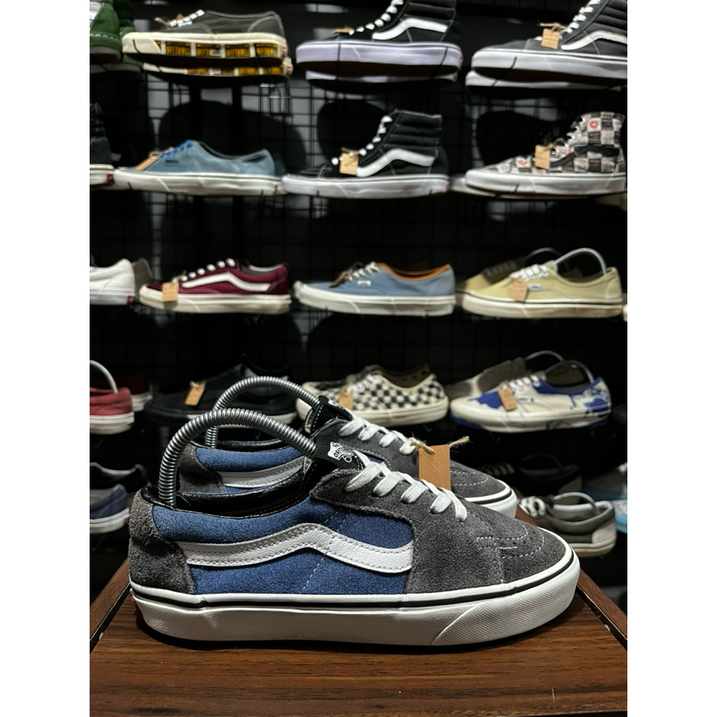 sepatu sk8low