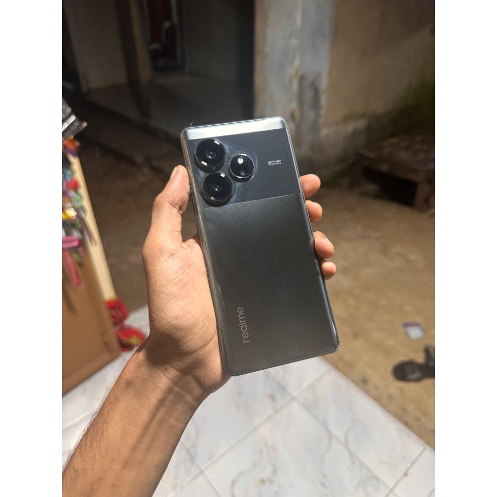 Realme GT 6 Snapdragon 8s gen 3 12/256