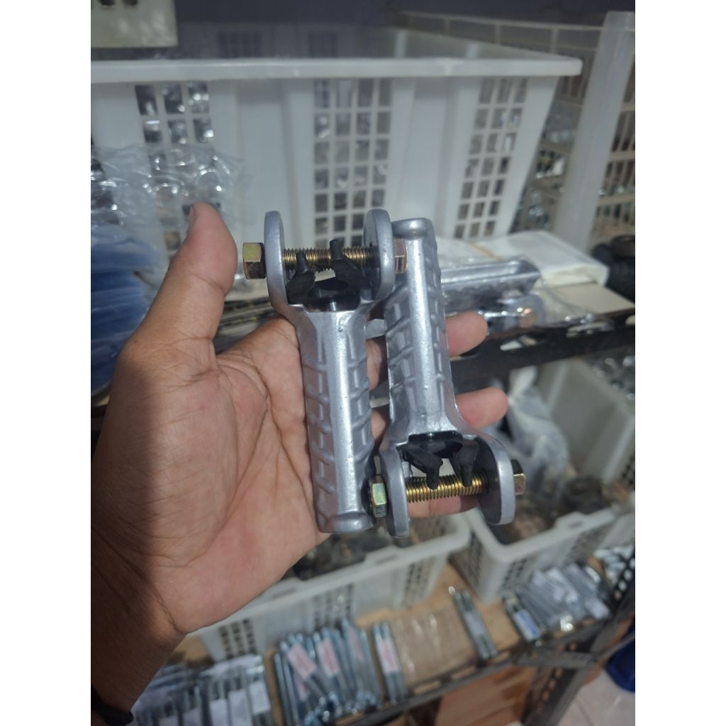 fostep belakang CRF/pijakan kaki belakang CRF/ postep belakang CRF/ bastep belakang CRF