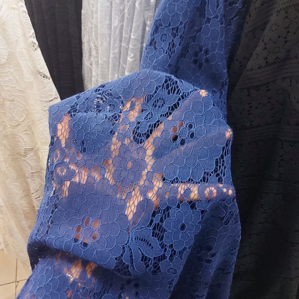 kain brokat premium  - kain brokat motif bunga  - kain brokat meteran - kain brokat luxury ( navy) G