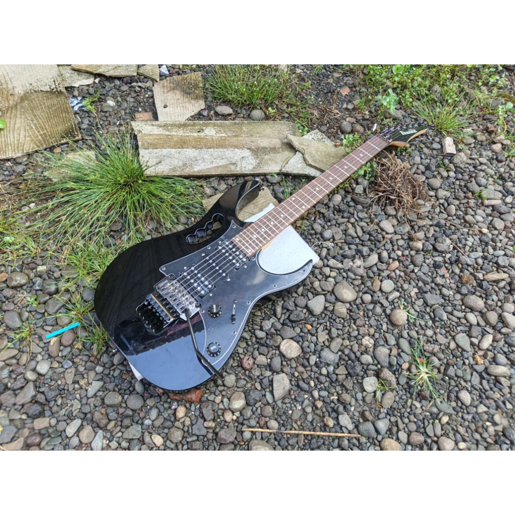 Gitar Ibanez JEM JR BK Steve Vai