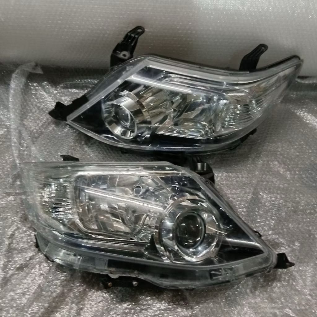 Headlamp fortuner 2014