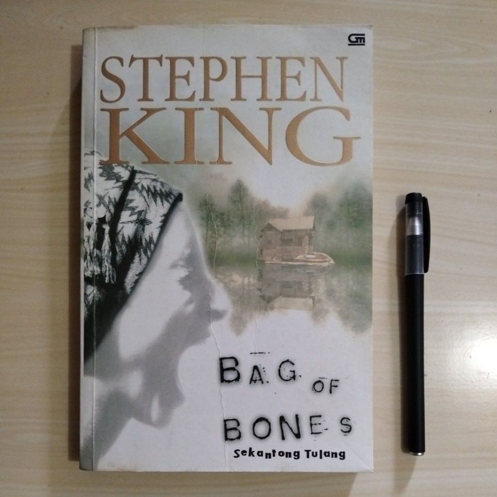 STEPHEN KING - BAG OF BONES - SEKANTONG TULANG - PENERBIT PT GRAMEDIA PUSTAKA UTAMA 2001 - Buku Beka