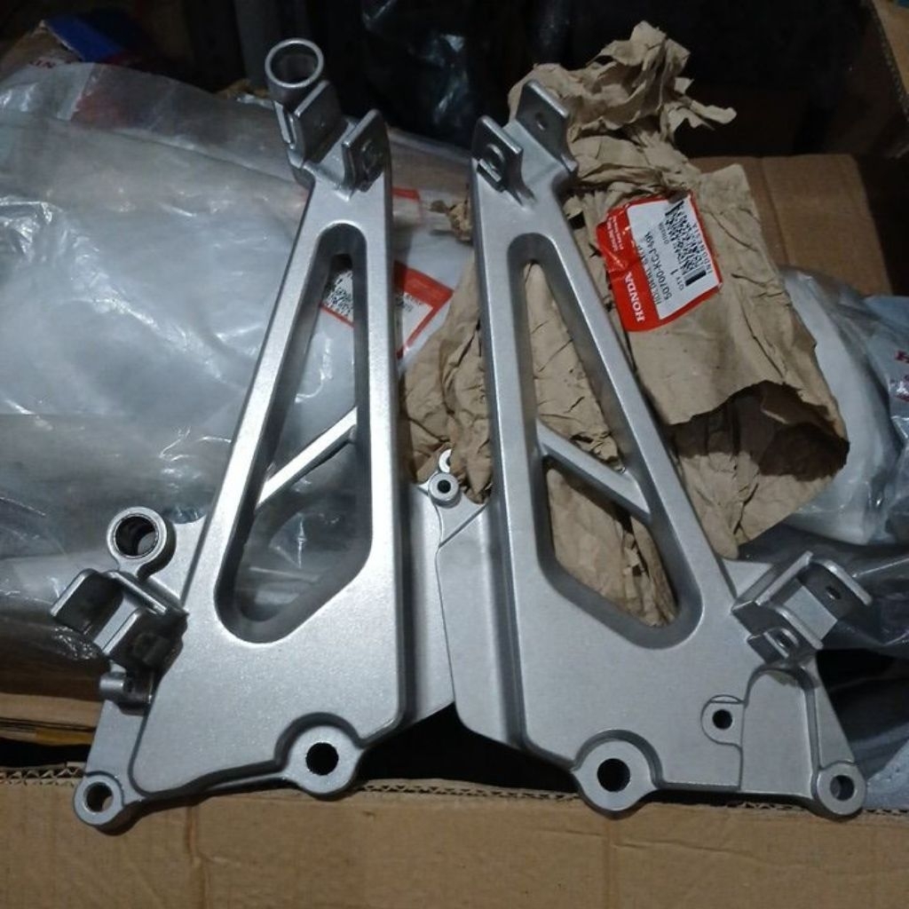 breket dudukan footstep holder step belakang honda tiger lawas tiger lama tiger 2000  kiri kanan ori