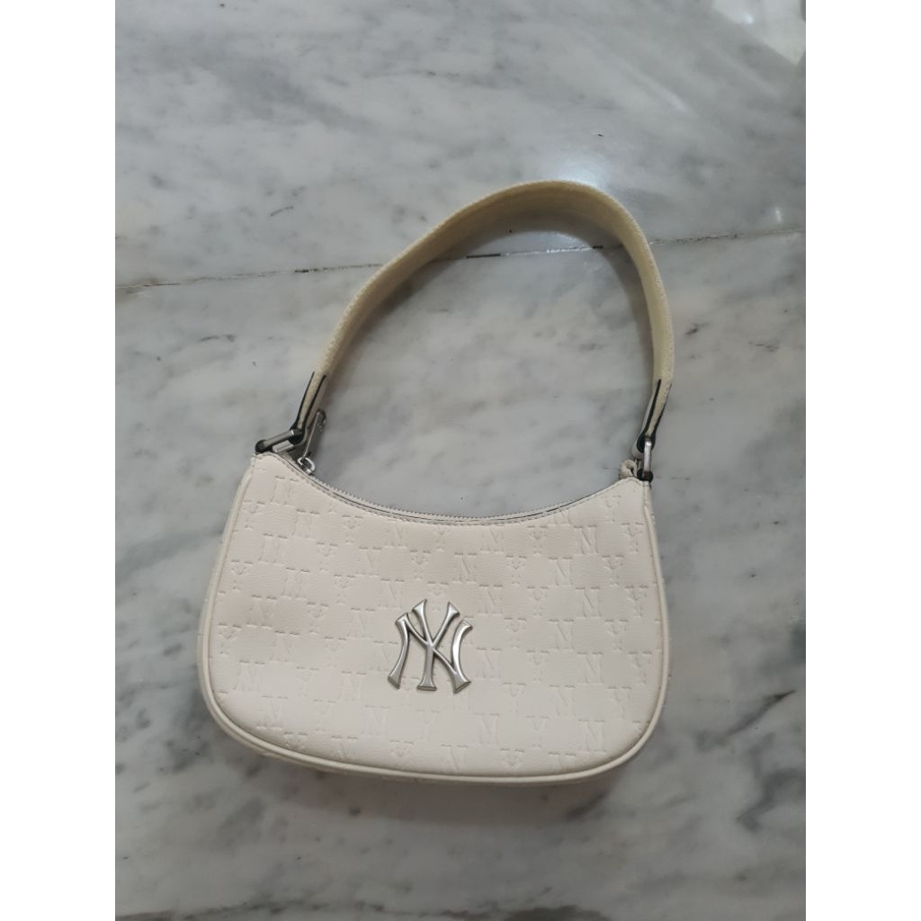 ORI MLB NY SHOULDER BAG. WHITE