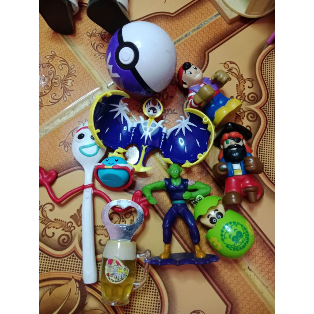 figure forky toy story disney, pokemon lunalala, bajak laut little tikes, roblox slime king, dragon 