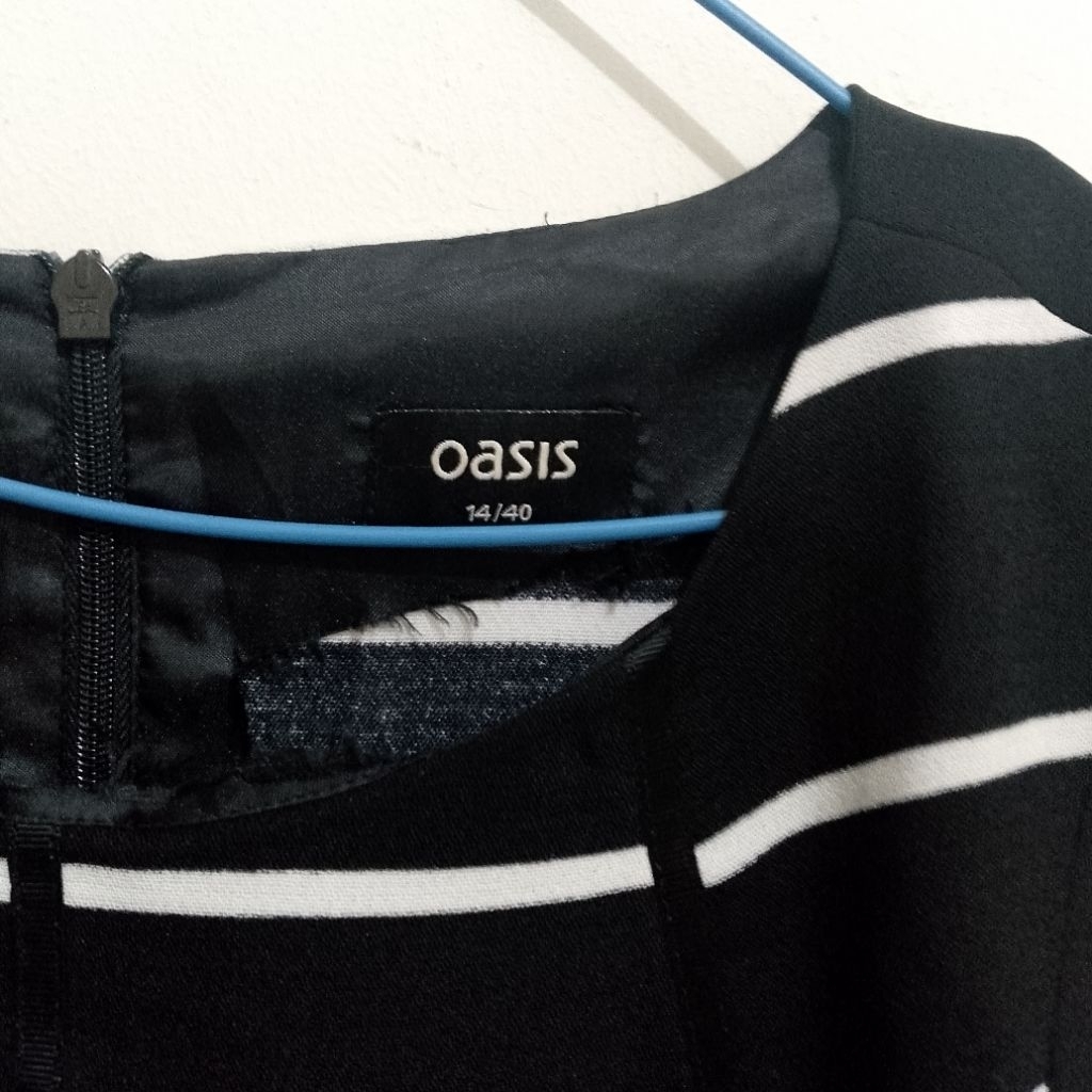 **Dress Preloved OASIS Stripe Hitam Putih / Branded**