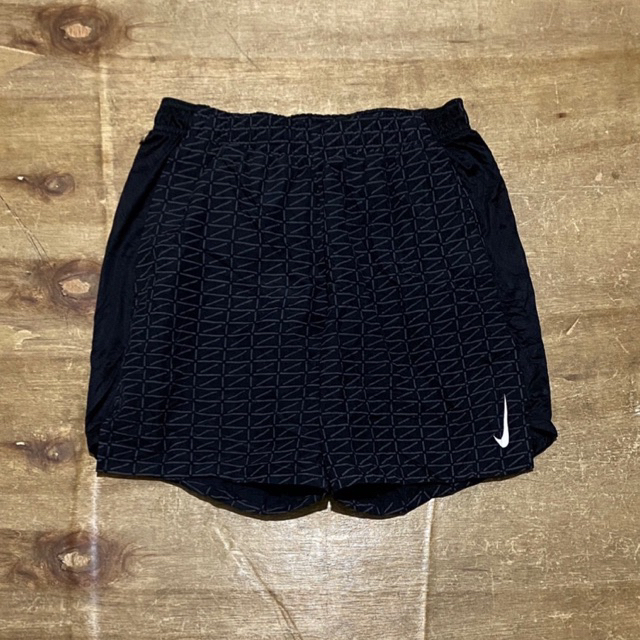Nike running challenger division short pants